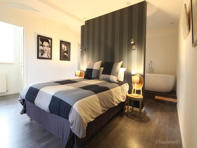 Bed and Breakfast Le Manoir Du Ribardon Neuvy-au-Houlme Exteriér fotografie