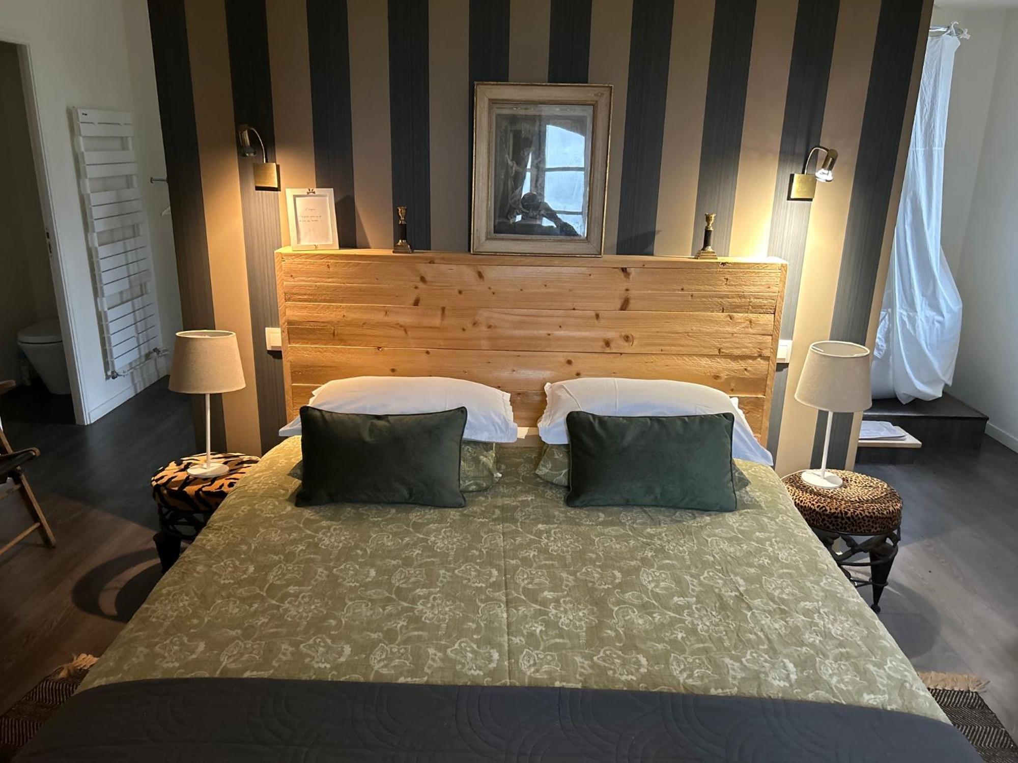 Bed and Breakfast Le Manoir Du Ribardon Neuvy-au-Houlme Exteriér fotografie